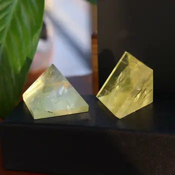 Gamtos perlas, Topazas gydymo piramidės kvarco Kristalo Reiki energijos bokštas